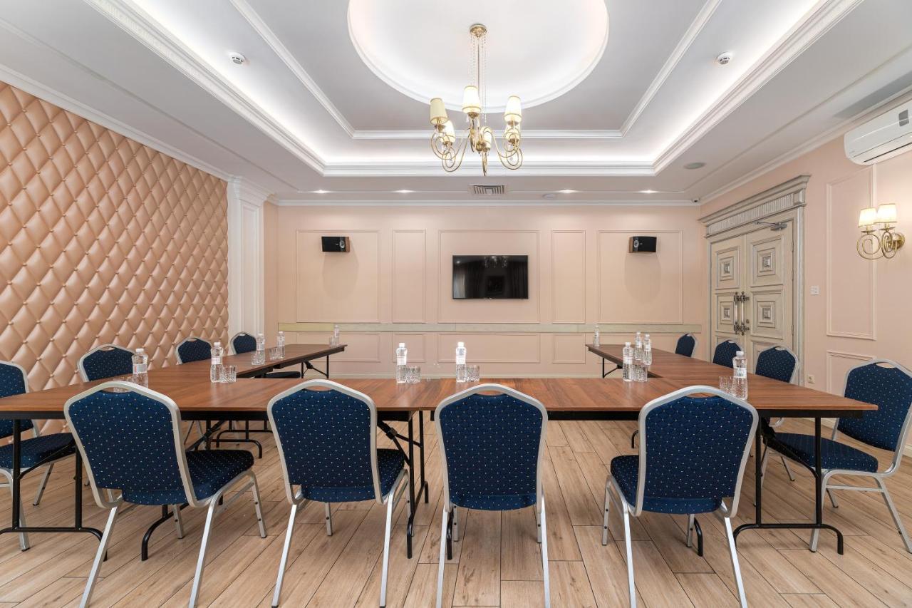 Sonata Hotel & Restaurant "Готель Соната" 리비프 외부 사진