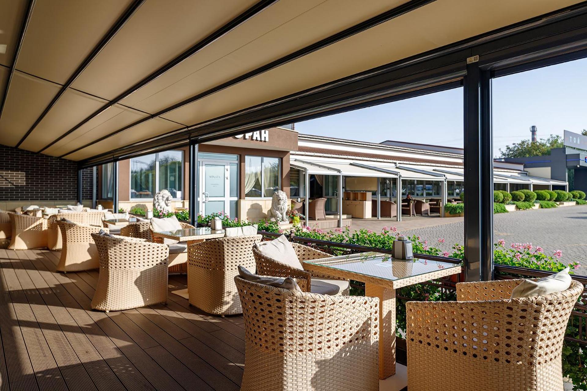 Sonata Hotel & Restaurant "Готель Соната" 리비프 외부 사진